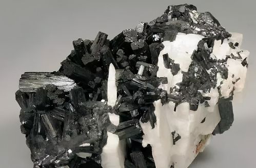 璀璨瑰寶 美國常見的寶石、礦物原石與金屬礦石